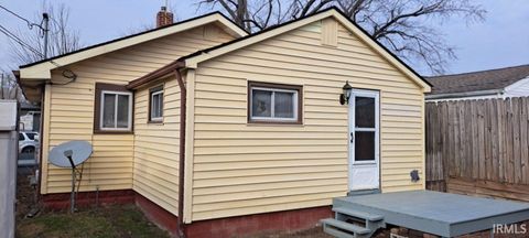 Tiny photo for 907 W 14Th Street, Muncie, IN 47302 (MLS # 202606297)