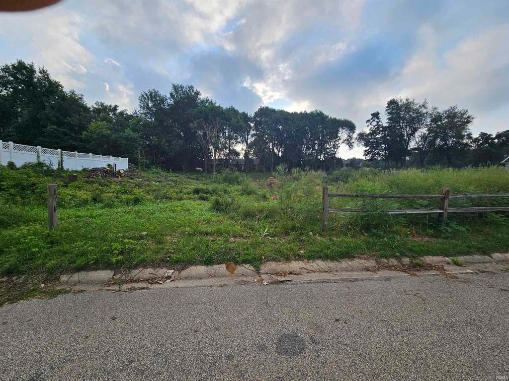 Photo of 55664 Cardinal Drive, South Bend, IN 46619 (MLS # 202634453)