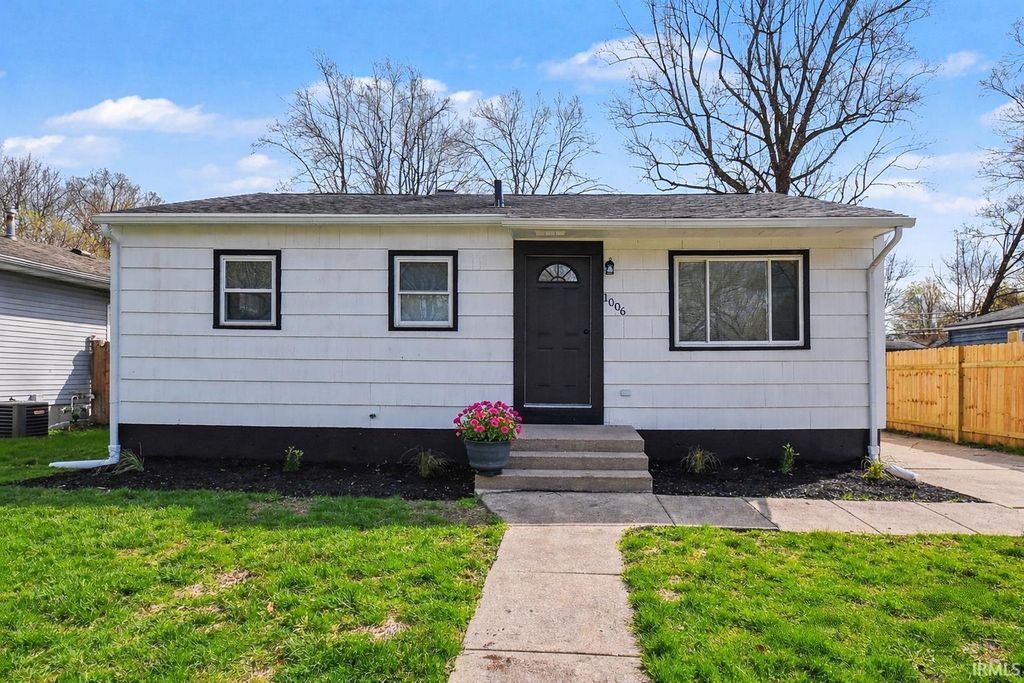 Photo of 1006 W Rose Street, South Bend, IN 46616 (MLS # 202611844)