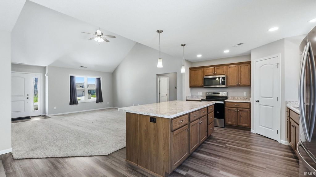 Photo of 684 S Cottonwood Court, Columbia City, IN 46725 (MLS # 202614920)