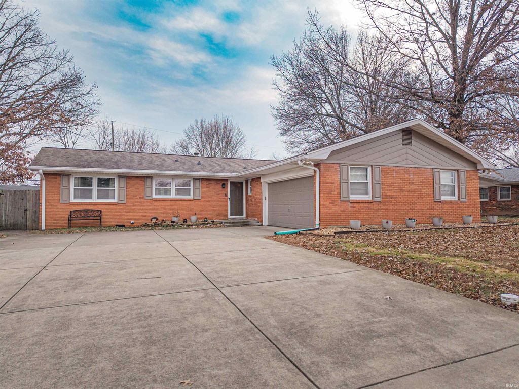 Photo of 216 Hanover Road, Evansville, IN 47710 (MLS # 202601039)