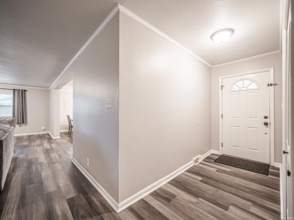 Photo of 216 Hanover Road, Evansville, IN 47710 (MLS # 202601039)