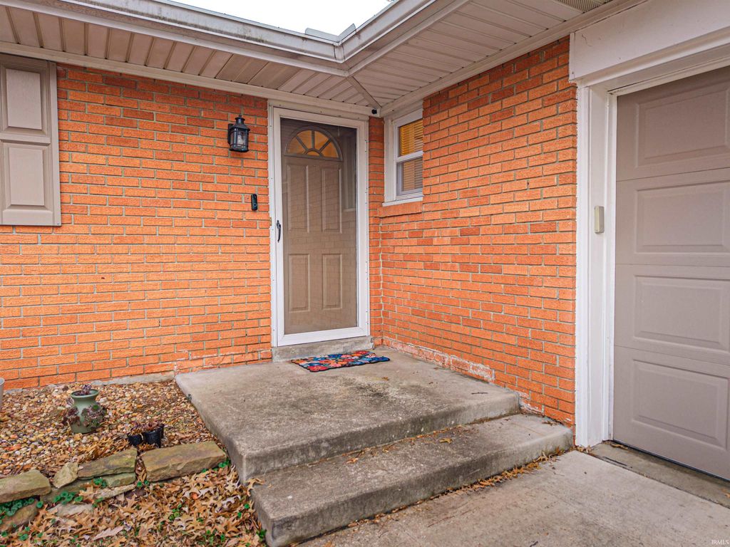 Photo of 216 Hanover Road, Evansville, IN 47710 (MLS # 202601039)