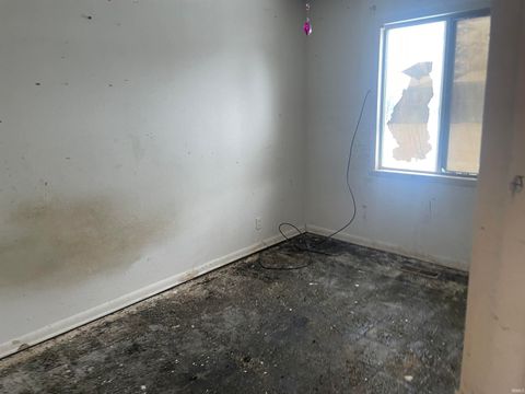 Tiny photo for 1129 Barksdale Avenue, Peru, IN 46970 (MLS # 202602843)