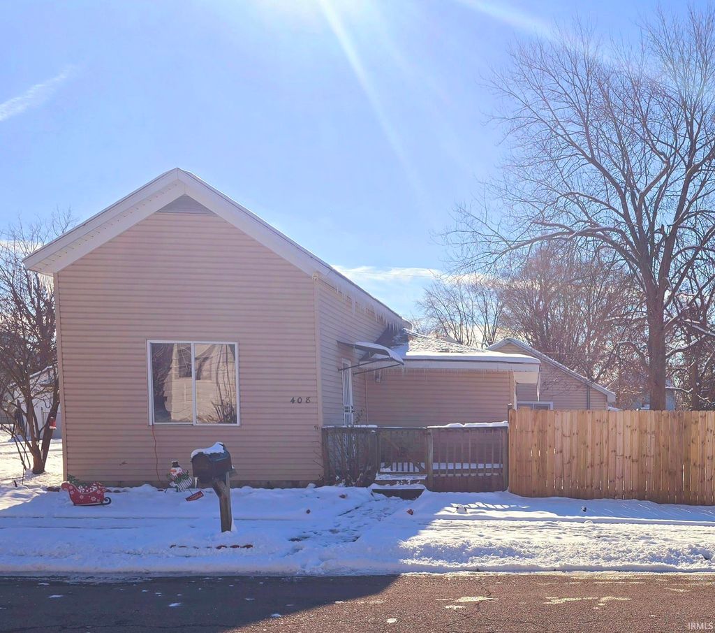 Photo of 408 E Grant Street, Hartford City, IN 47348 (MLS # 202548155)