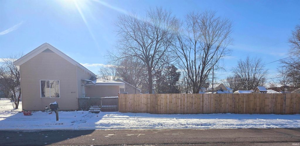 Photo of 408 E Grant Street, Hartford City, IN 47348 (MLS # 202548155)