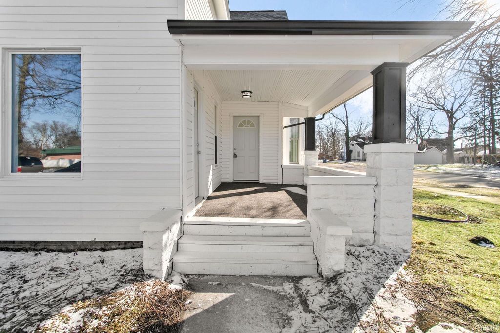 Photo of 903 Mcpherson Street, Elkhart, IN 46514 (MLS # 202601388)