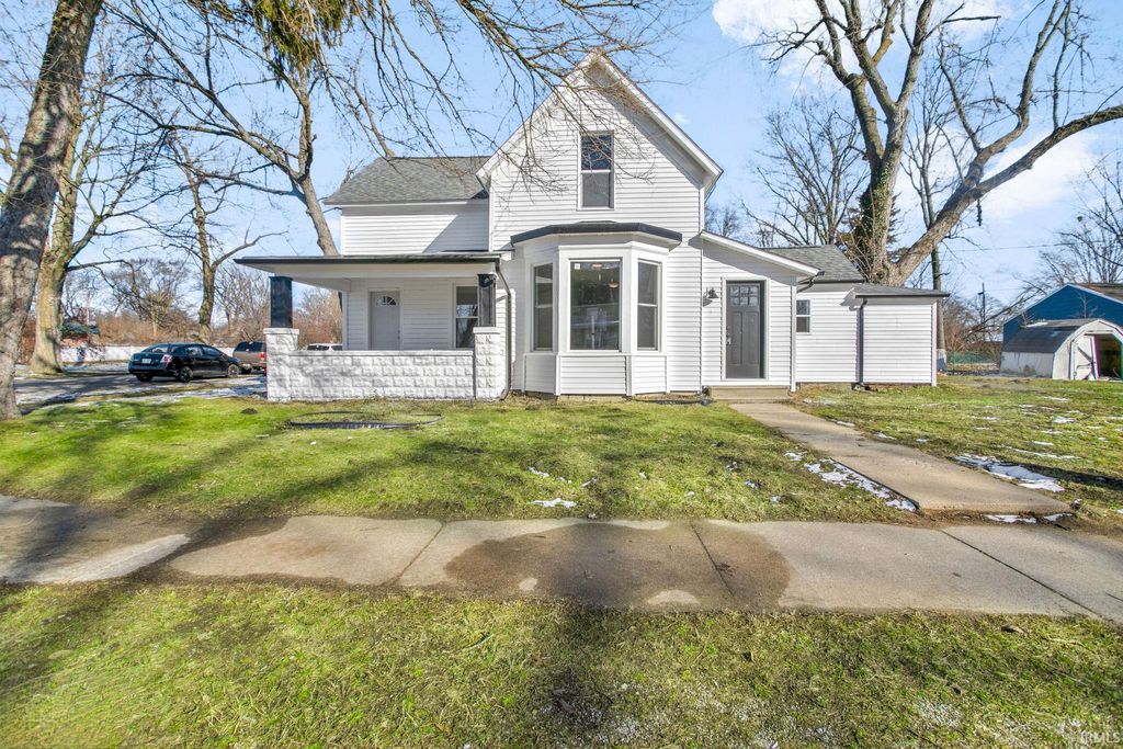 Photo of 903 Mcpherson Street, Elkhart, IN 46514 (MLS # 202601388)