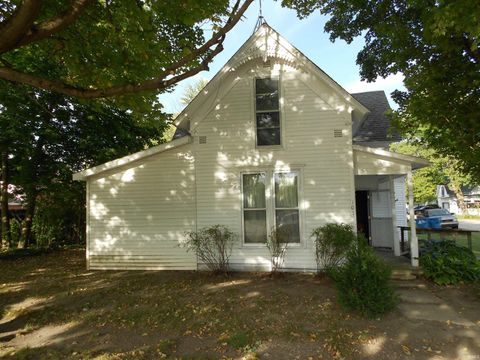 Photo of 107 N Eward, Converse, IN 46919 (MLS # 202539936)