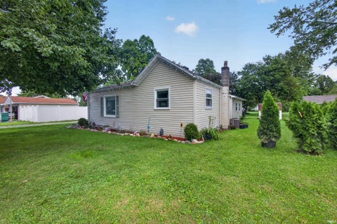 Tiny photo for 211 S Wayne Street, Flora, IN 46929 (MLS # 202624698)