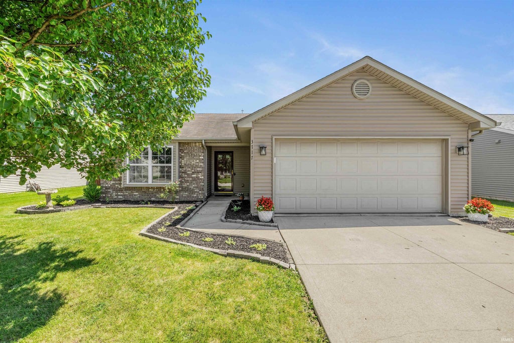 Photo of 3717 Fieldstone Chase, New Haven, IN 46774 (MLS # 202635683)