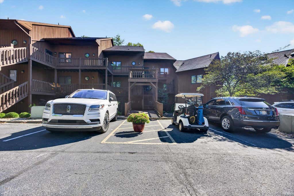 Photo of 4062 E Eagle Bay Drive, Bloomington, IN 47401 (MLS # 202626492)