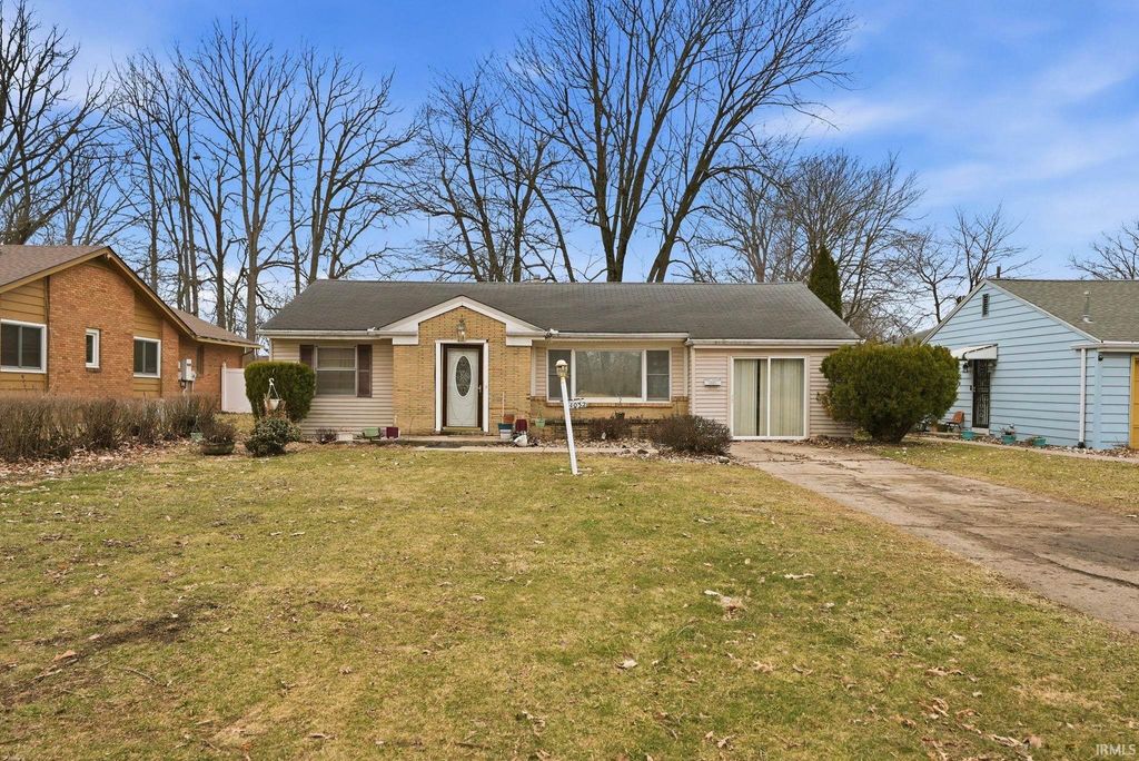 Photo of 4032 Abbott Street, Fort Wayne, IN 46806 (MLS # 202607025)