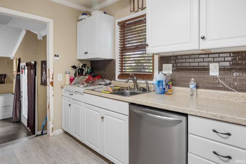 Tiny photo for 1925 Maple Street, Lafayette, IN 47904 (MLS # 202543149)