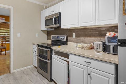 Tiny photo for 1925 Maple Street, Lafayette, IN 47904 (MLS # 202543149)