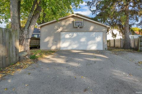 Tiny photo for 1925 Maple Street, Lafayette, IN 47904 (MLS # 202543149)