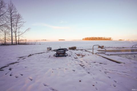 Tiny photo for 10355 E County Road 1075 Street, Galveston, IN 46932 (MLS # 202548503)