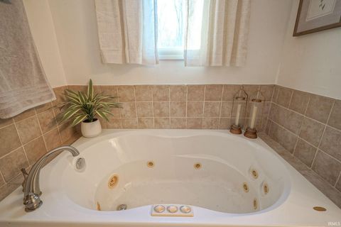 Tiny photo for 10355 E County Road 1075 Street, Galveston, IN 46932 (MLS # 202548503)