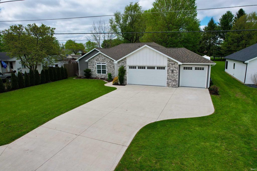 Photo of 9805 Manning Street, Leo, IN 46765 (MLS # 202615490)