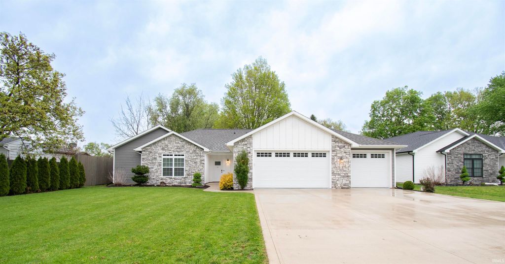 Photo of 9805 Manning Street, Leo, IN 46765 (MLS # 202615490)