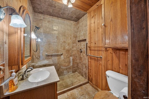 Tiny photo for 1312 E Jackson Boulevard, Elkhart, IN 46516 (MLS # 202604117)