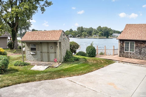 Tiny photo for 1312 E Jackson Boulevard, Elkhart, IN 46516 (MLS # 202604117)