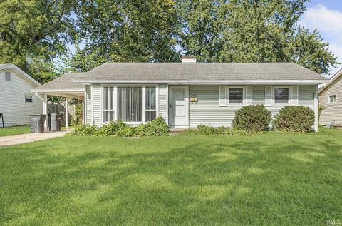 Photo of 2508 Lafayette Drive, Lafayette, IN 47909 (MLS # 202535402)