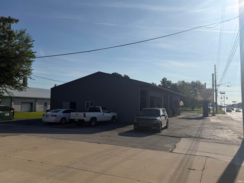 Tiny photo for 1524 E Markland Avenue, Kokomo, IN 46902 (MLS # 202635401)
