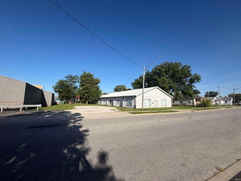 Tiny photo for 1524 E Markland Avenue, Kokomo, IN 46902 (MLS # 202635401)
