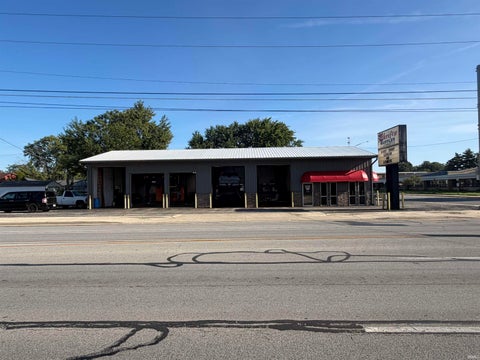 Tiny photo for 1524 E Markland Avenue, Kokomo, IN 46902 (MLS # 202635401)