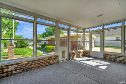 Tiny photo for 306 E Boulevard Street, Kokomo, IN 46902 (MLS # 202616473)
