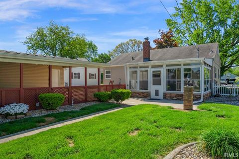 Tiny photo for 306 E Boulevard Street, Kokomo, IN 46902 (MLS # 202616473)
