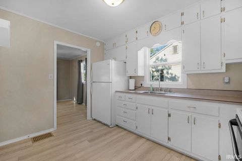 Tiny photo for 306 E Boulevard Street, Kokomo, IN 46902 (MLS # 202616473)