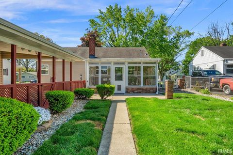 Tiny photo for 306 E Boulevard Street, Kokomo, IN 46902 (MLS # 202616473)