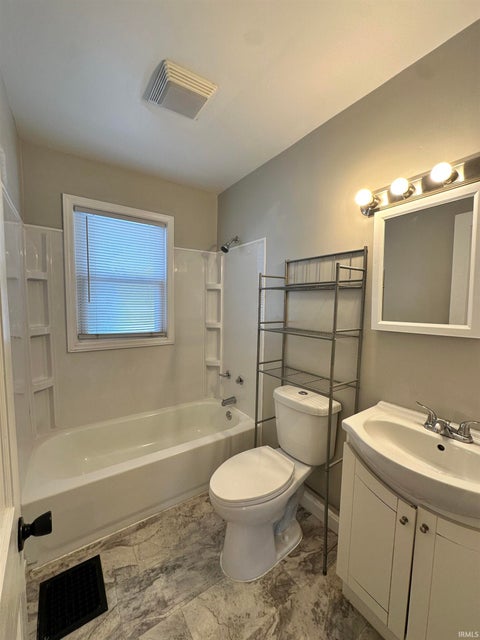 Tiny photo for 1907 Oakland Avenue, Evansville, IN 47711 (MLS # 202611483)