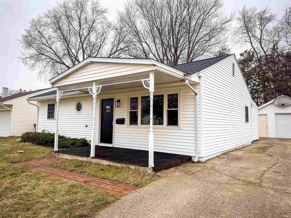 Photo of 311 Teri Street, South Bend, IN 46614 (MLS # 202606953)