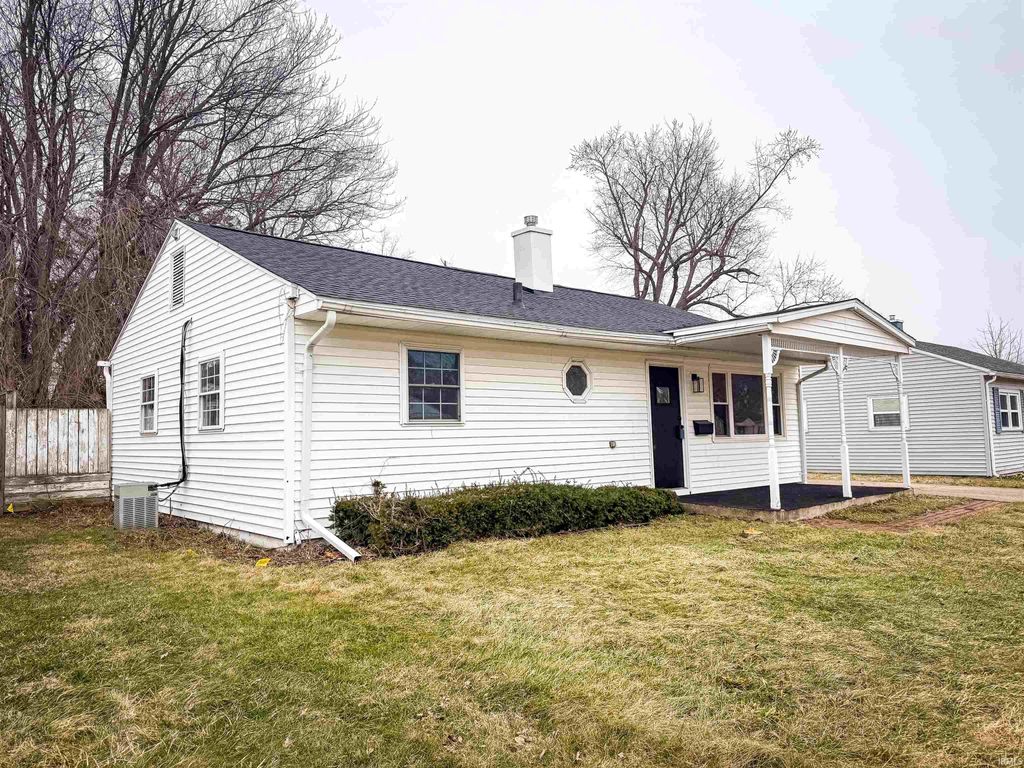 Photo of 311 Teri Street, South Bend, IN 46614 (MLS # 202606953)