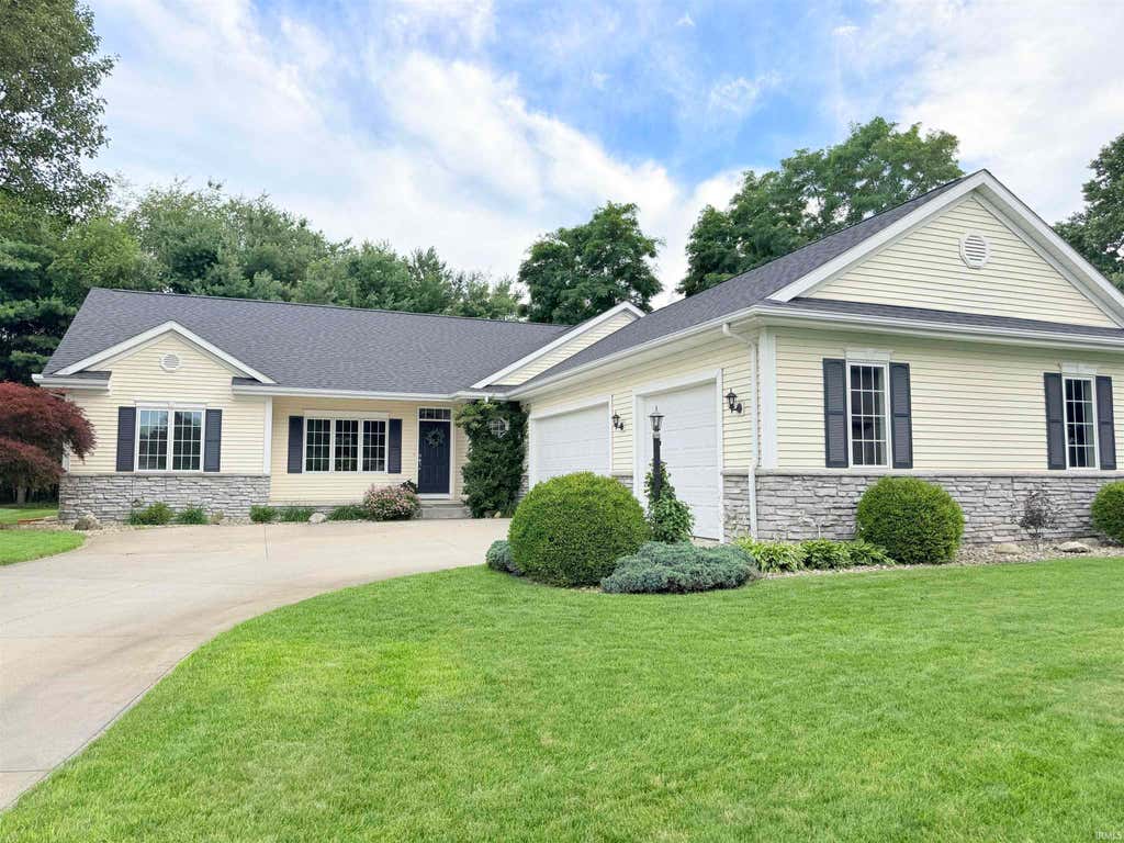Photo of 19962 Grey Fox Trail, Goshen, IN 46528 (MLS # 202631426)