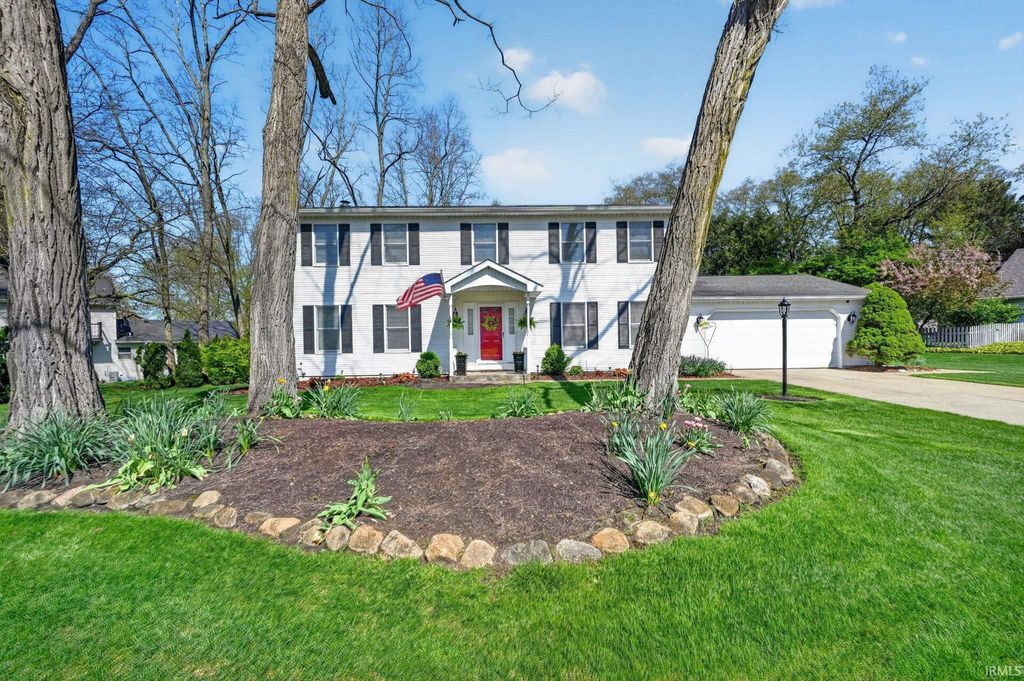 Photo of 17925 Buckland Drive, Granger, IN 46530 (MLS # 202614418)