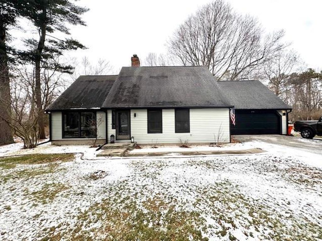 Photo of 1190 N Saddlebrook Court, Monticello, IN 47960 (MLS # 202600255)