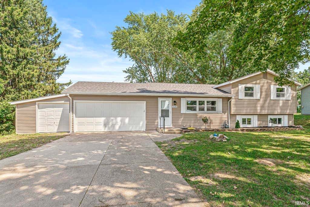 Photo of 52680 Walsingham Lane, South Bend, IN 46637 (MLS # 202626440)