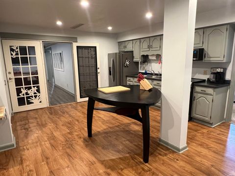 Tiny photo for 128 W Walnut St, Kokomo, IN 46901 (MLS # 202535879)