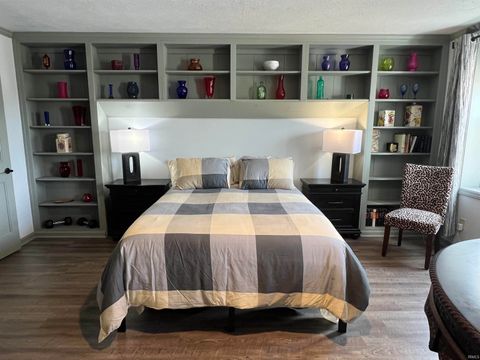 Tiny photo for 128 W Walnut St, Kokomo, IN 46901 (MLS # 202535879)