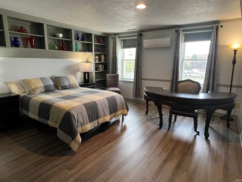 Tiny photo for 128 W Walnut St, Kokomo, IN 46901 (MLS # 202535879)
