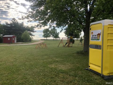 Tiny photo for 625 N State 75 Road, Flora, IN 46929 (MLS # 202502162)