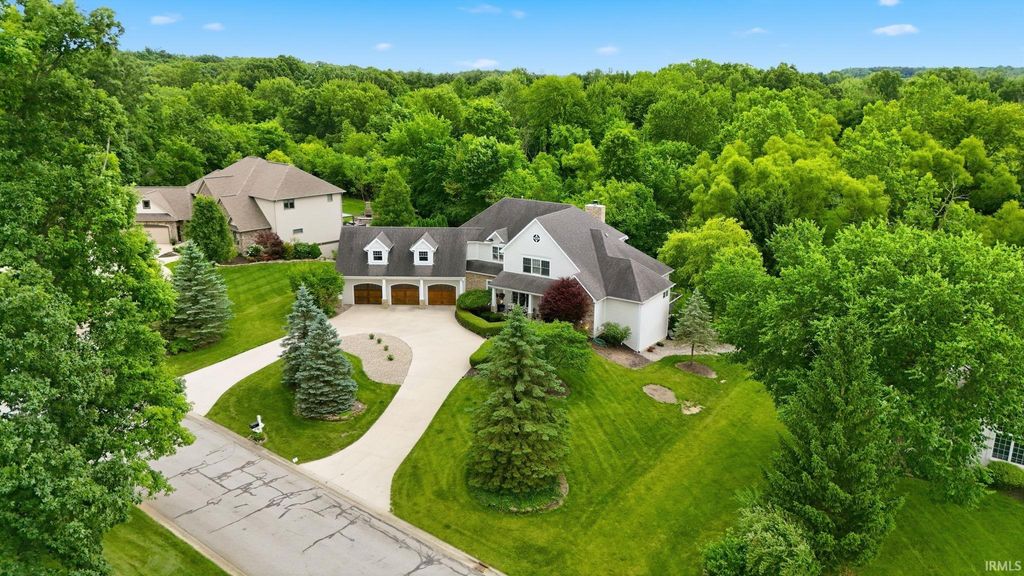 Photo of 1716 Forest Trail, Fort Wayne, IN 46845 (MLS # 202625231)