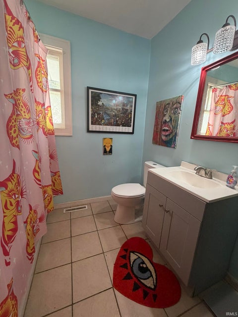 Tiny photo for 821 W Park Avenue, Kokomo, IN 46901 (MLS # 202638500)