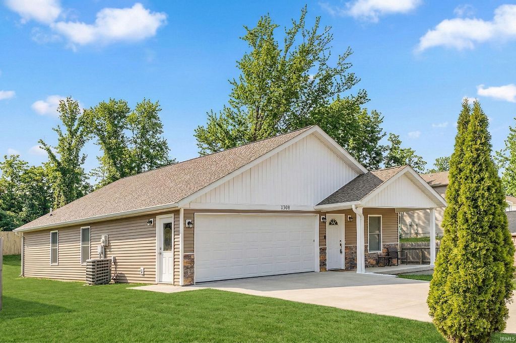 Photo of 1508 W 11th Street, Bloomington, IN 47404 (MLS # 202609782)