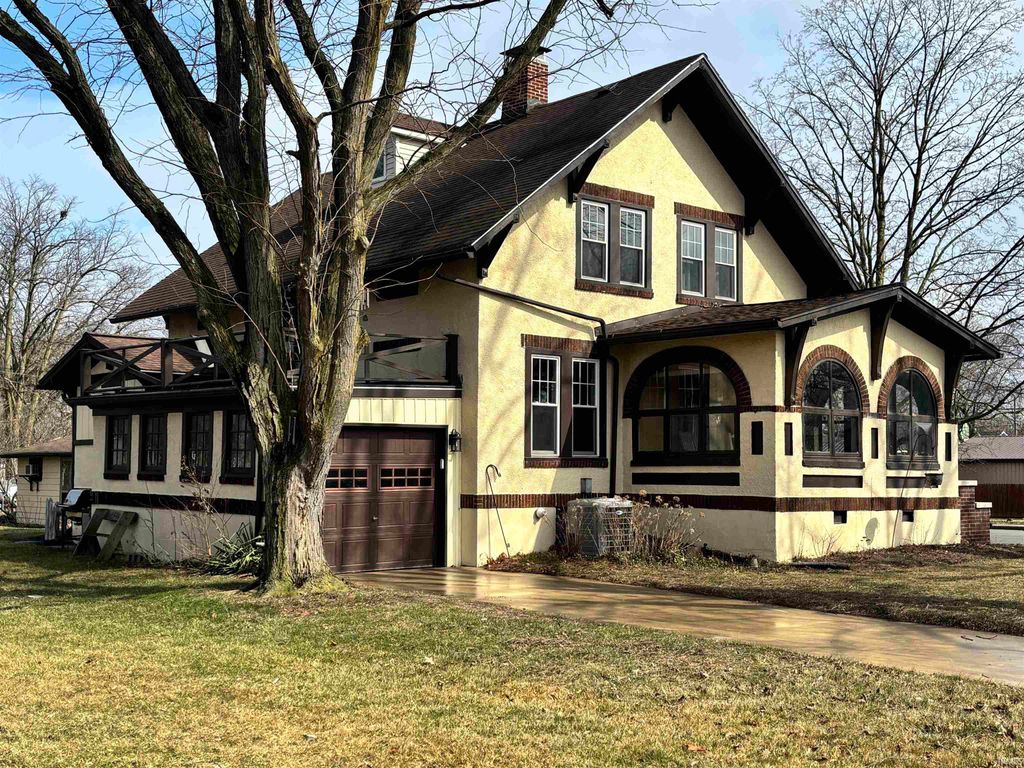 Photo of 205 Bryan Street, Berne, IN 46711 (MLS # 202607476)