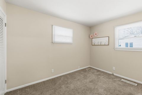Tiny photo for 800 N Knight Circle, Marion, IN 46952 (MLS # 202603829)